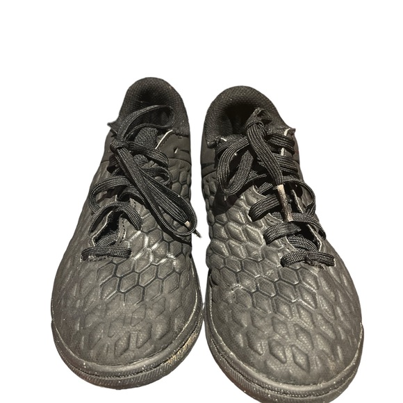 Nike Jr Hypervenom Phantom Club Black Soccer Turf shoe Size 13.5C. Great shoe. - Picture 2 of 4